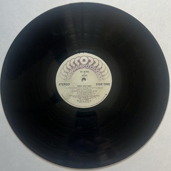 AC/DC - high voltage vintage vinyl record. Condition is G. - Picture 3 of 8